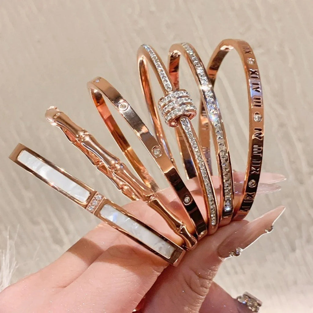 Female titanium steel starry sky high-end bracelet; light luxury temperament INS style; elegant design for a minority